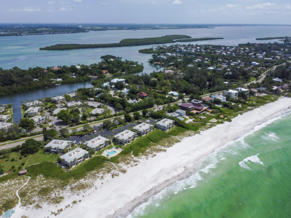 Charming Two Bedroom Vacation Condo on Longboat Key